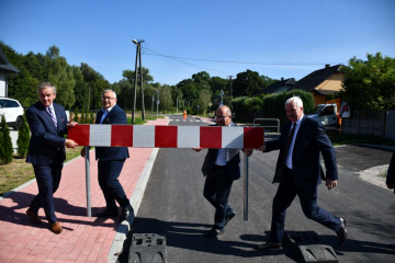 Otwarcie drogi powiatowej w Mianocicach z udziałem Ministra Andrzeja Adamczyka 